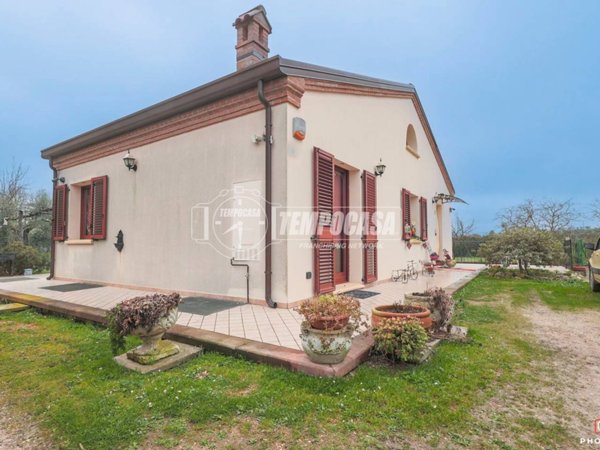 casa indipendente in vendita a Rimini in zona Gaiofana
