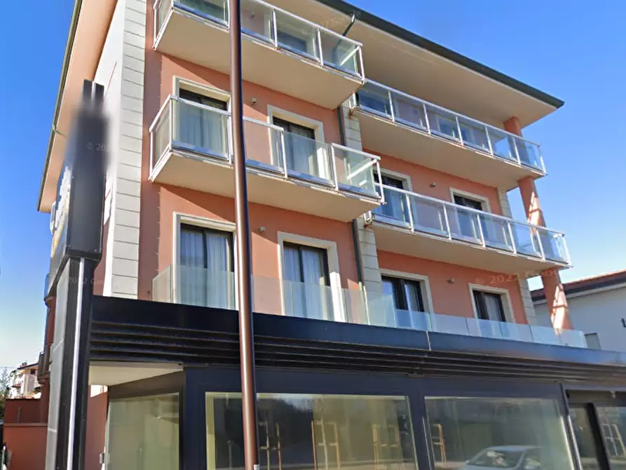 negozio in vendita a Rimini in zona Viserbella