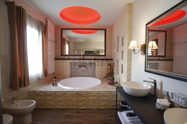 appartamento in vendita a Rimini in zona Marina Centro