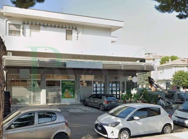 negozio in vendita a Rimini in zona Celle