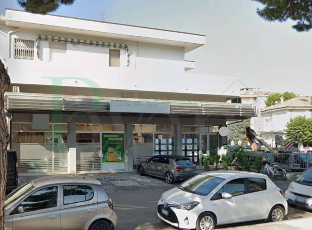 negozio in vendita a Rimini in zona Celle