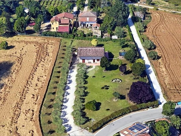 casa indipendente in vendita a Rimini in zona Miramare di Rimini