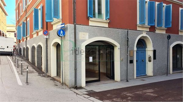 negozio in vendita a Rimini in zona Centro Storico