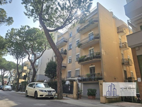 appartamento in vendita a Rimini in zona Marina Centro