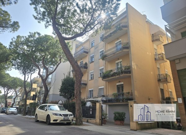 appartamento in vendita a Rimini in zona Marina Centro