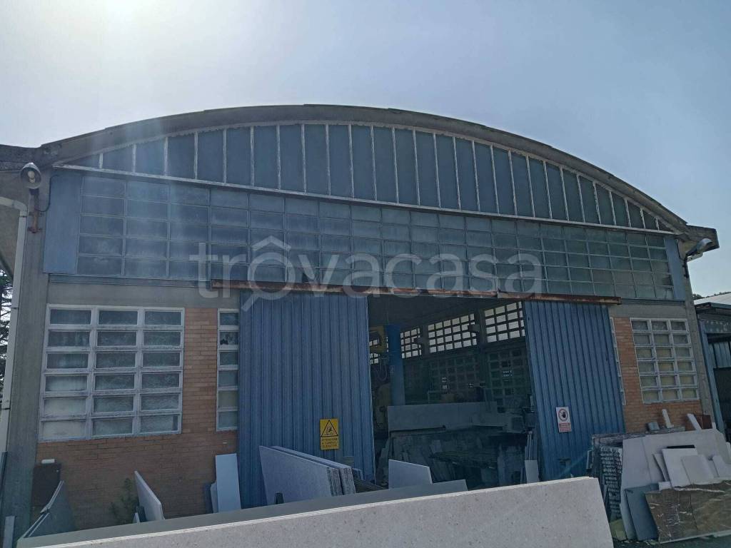locale commerciale in vendita a Rimini in zona Celle