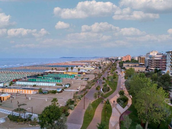 intera palazzina in vendita a Rimini in zona Rivazzurra