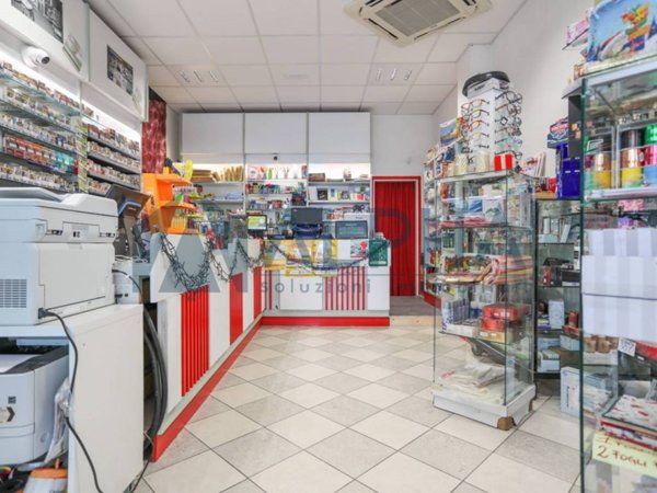 negozio in vendita a Rimini in zona Torre Pedrera