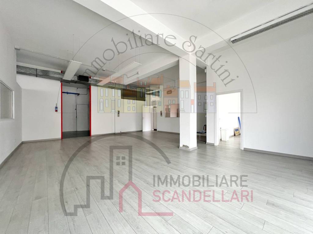 negozio in vendita a Rimini in zona Marecchiese