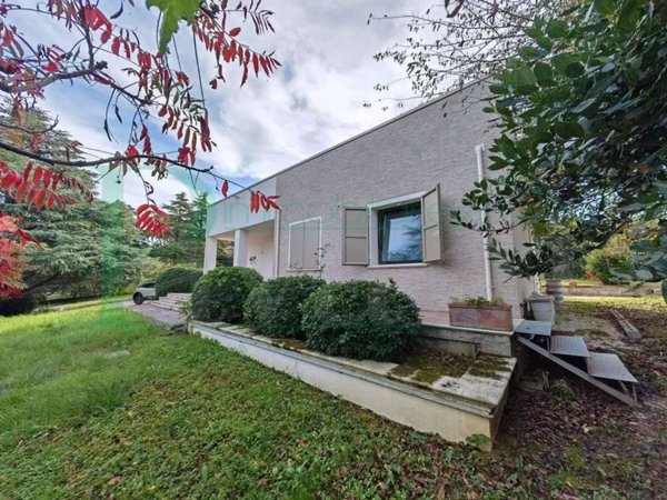 casa indipendente in vendita a Rimini in zona San Lorenzo in Correggiano