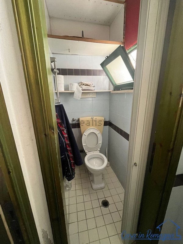 locale commerciale in vendita a Rimini