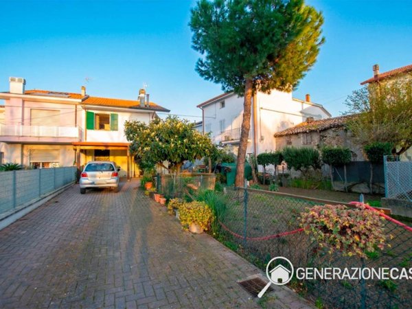 casa indipendente in vendita a Rimini in zona Viserbella