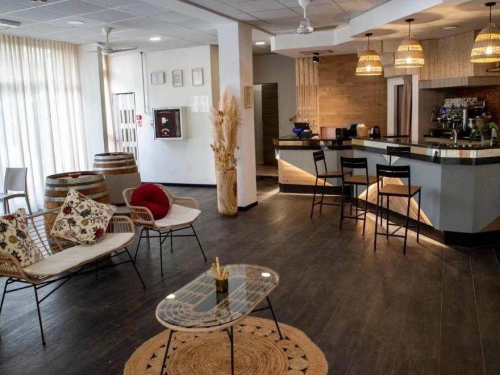 negozio in vendita a Rimini in zona Marina Centro