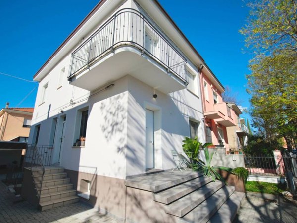 appartamento in vendita a Rimini in zona Marina Centro