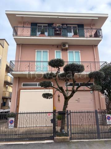 appartamento in vendita a Rimini in zona Miramare di Rimini