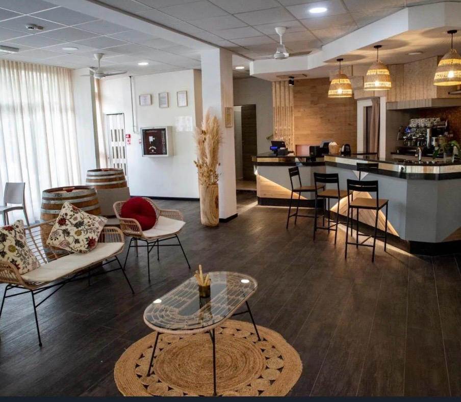 negozio in vendita a Rimini in zona Marina Centro