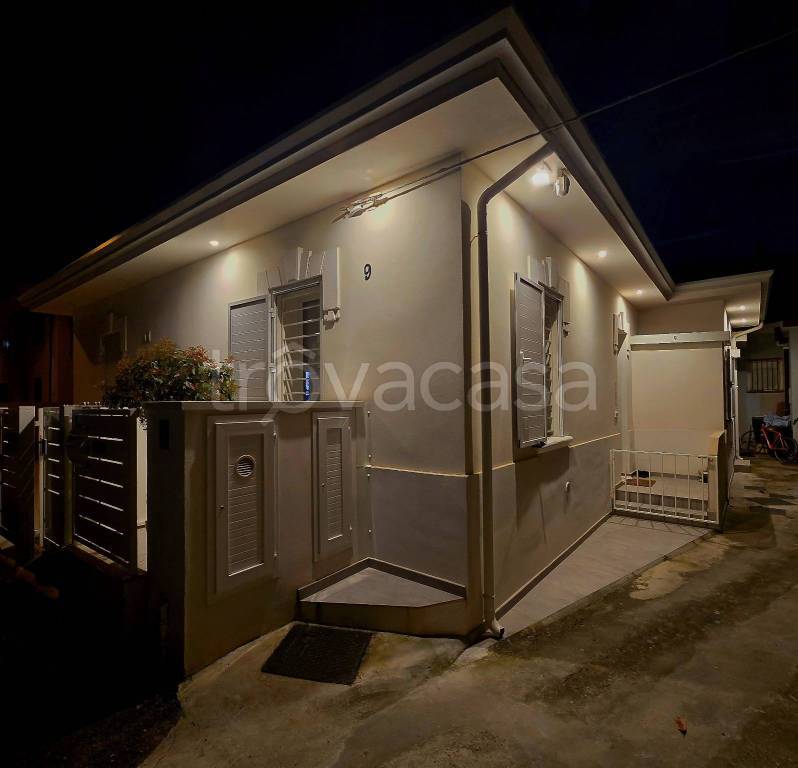 casa indipendente in vendita a Rimini in zona Bellariva