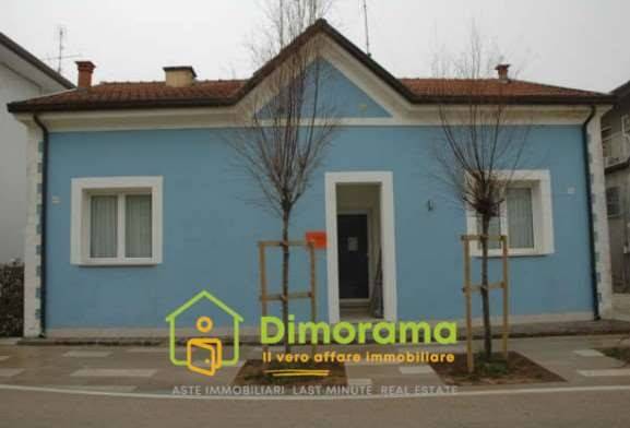 casa indipendente in vendita a Rimini in zona Viserbella