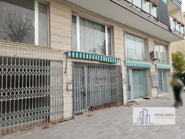 negozio in vendita a Rimini in zona Marina Centro