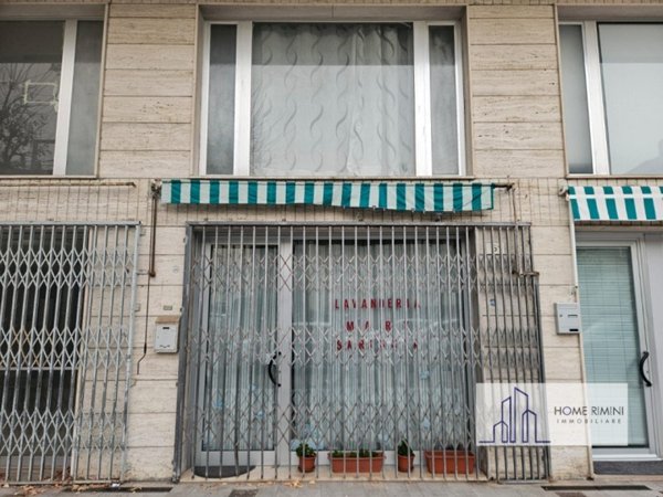 negozio in vendita a Rimini in zona Marina Centro