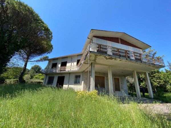 casa indipendente in vendita a Rimini in zona Gaiofana