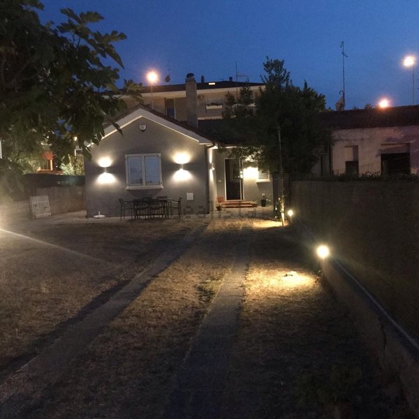 casa indipendente in vendita a Rimini