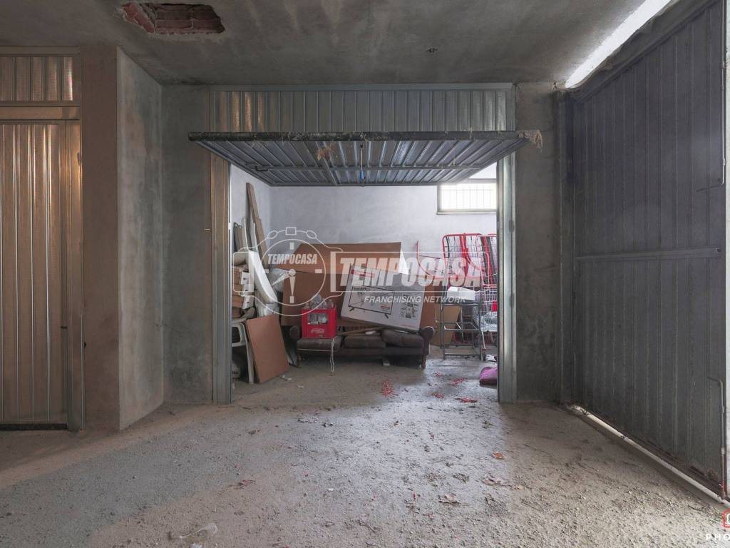 locale commerciale in vendita a Rimini in zona Miramare di Rimini