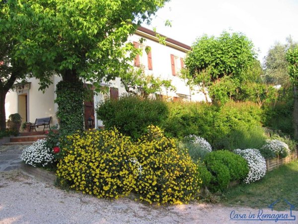 casa indipendente in vendita a Rimini in zona Corpolò