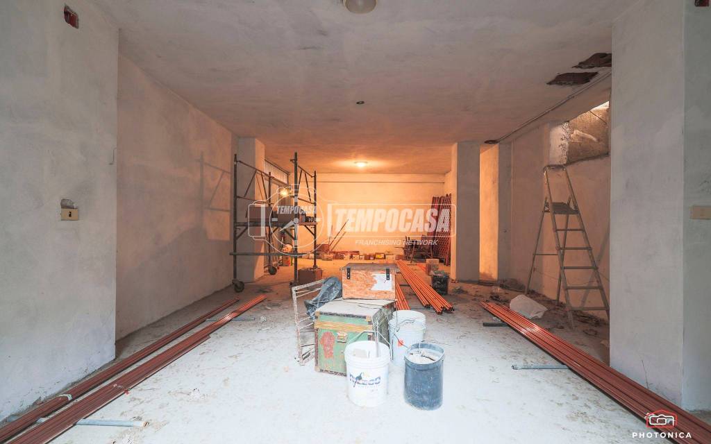 locale commerciale in vendita a Rimini in zona Rivazzurra