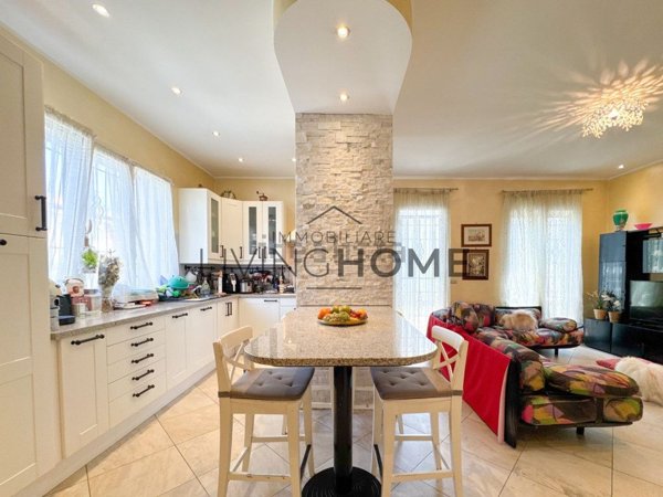 casa indipendente in vendita a Rimini in zona Borgo Mazzini