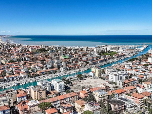 appartamento in vendita a Rimini in zona Marina Centro