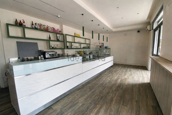 negozio in vendita a Rimini in zona Marecchiese