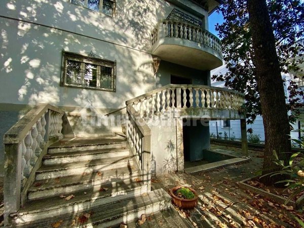 casa indipendente in vendita a Rimini in zona Marina Centro