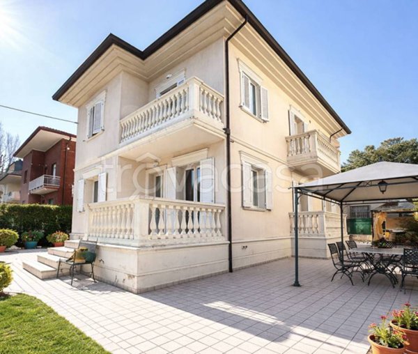 appartamento in vendita a Rimini in zona Miramare di Rimini