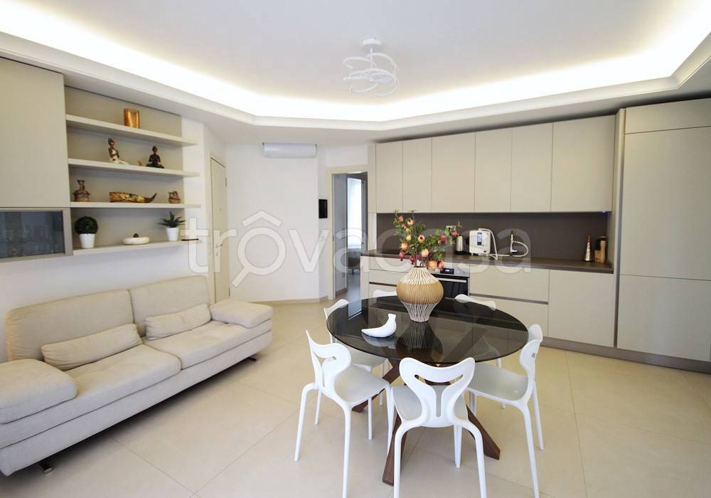 appartamento in vendita a Rimini in zona Miramare di Rimini