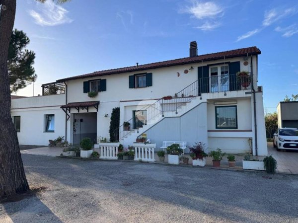 casa indipendente in vendita a Rimini in zona Viserbella