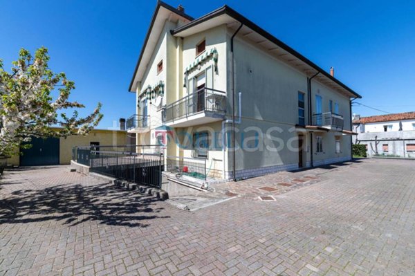 casa indipendente in vendita a Rimini in zona Viserba