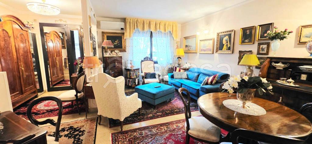 casa indipendente in vendita a Rimini in zona Colonnella