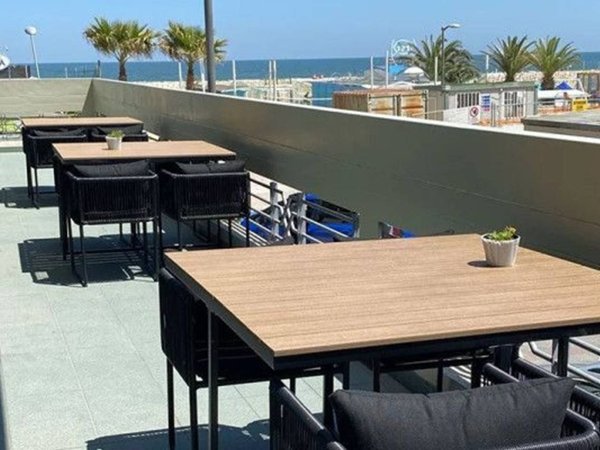 negozio in vendita a Rimini in zona Rivazzurra