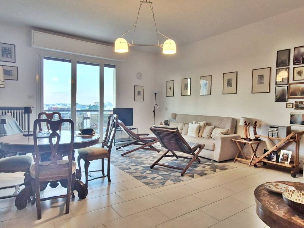 appartamento in vendita a Rimini in zona Marina Centro