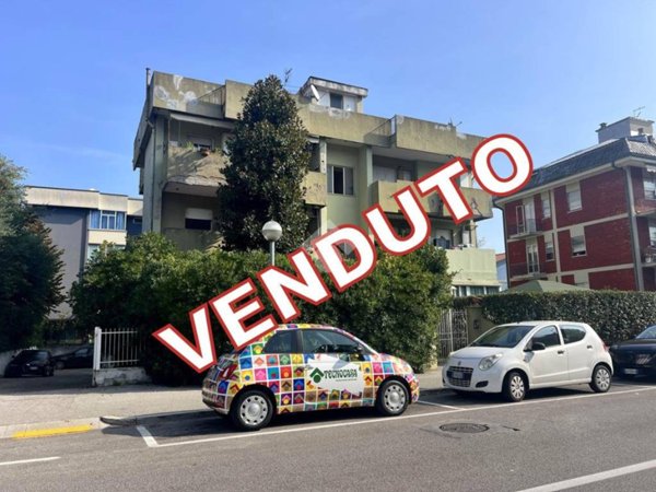 appartamento in vendita a Rimini in zona Miramare di Rimini
