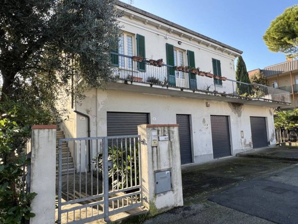 casa indipendente in vendita a Rimini in zona Borgo Mazzini
