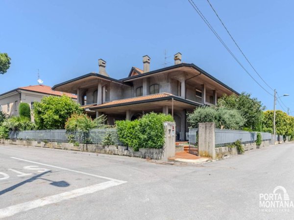 casa indipendente in vendita a Rimini in zona Santa Giustina