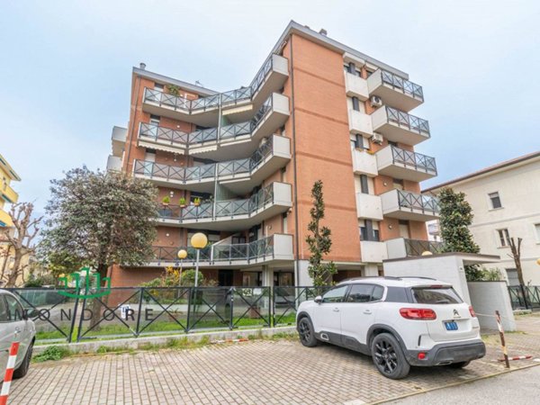 appartamento in vendita a Rimini in zona Miramare di Rimini