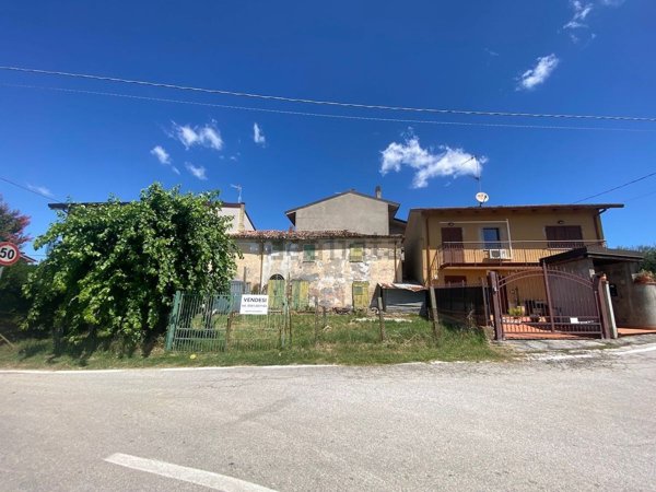 pentavano in vendita a Rimini in zona San Lorenzo in Correggiano