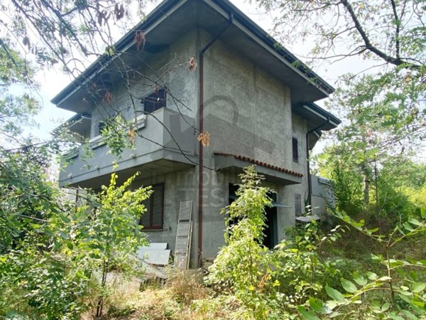 casa indipendente in vendita a Rimini in zona Vergiano