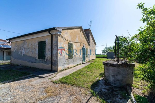 casa indipendente in vendita a Rimini in zona Torre Pedrera