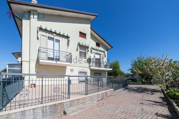 casa indipendente in vendita a Rimini in zona Viserba