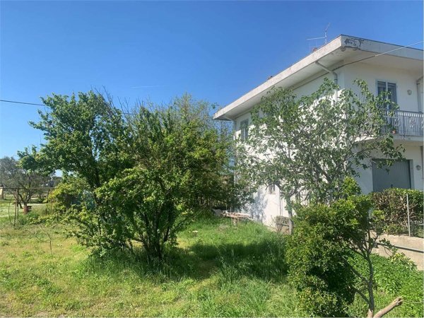 casa indipendente in vendita a Rimini in zona Torre Pedrera
