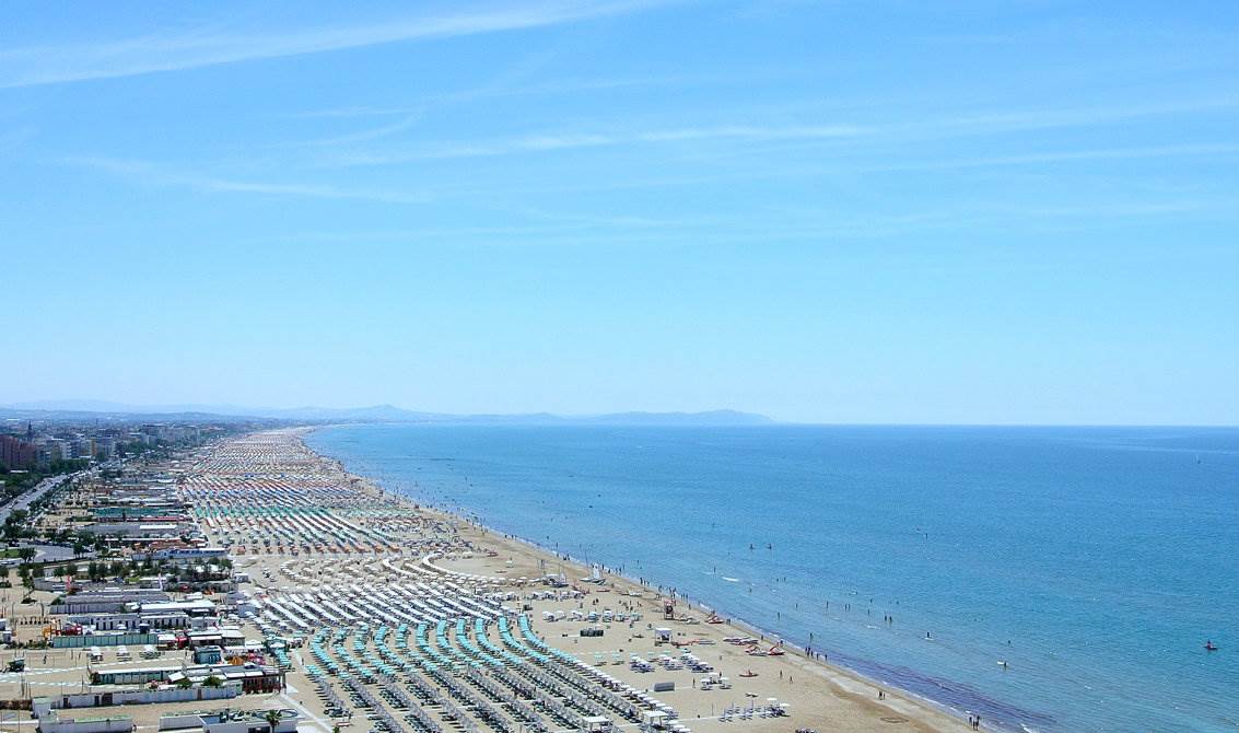 negozio in vendita a Rimini in zona Marebello